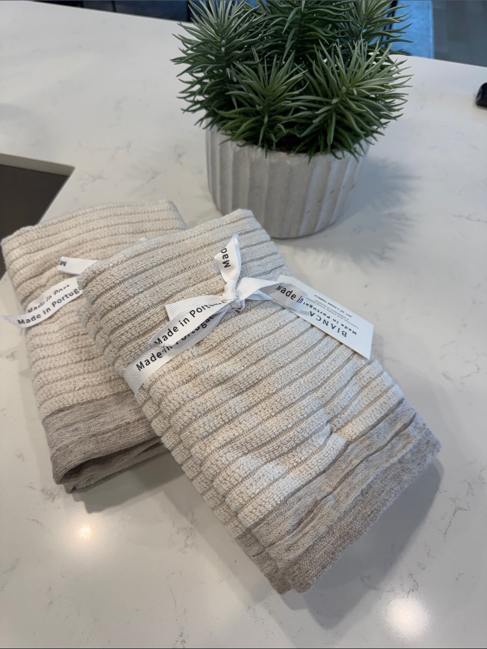 Bianca hand towels (set of 2, sets)